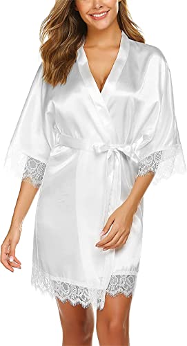 Chemise de nuit romantique blanche en satin