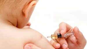 Peut-on sortir avec un bébé non vacciné