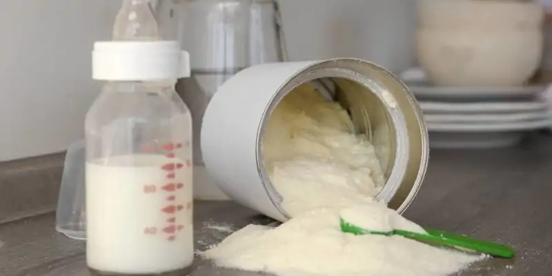 Combien de temps faut-il au bébé pour s'adapter à une nouvelle formule 
