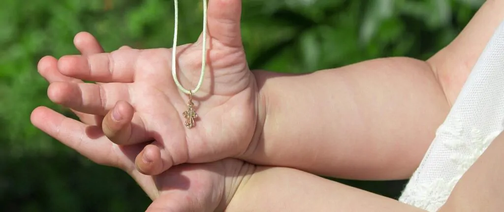 La médaille de baptême décodée